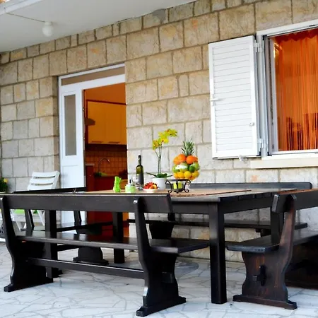 Lina Apartment Brsecine