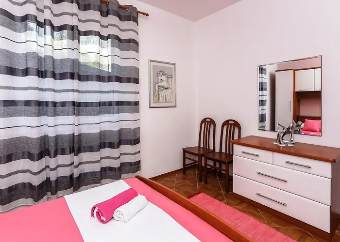Lina Apartamento Brsečine